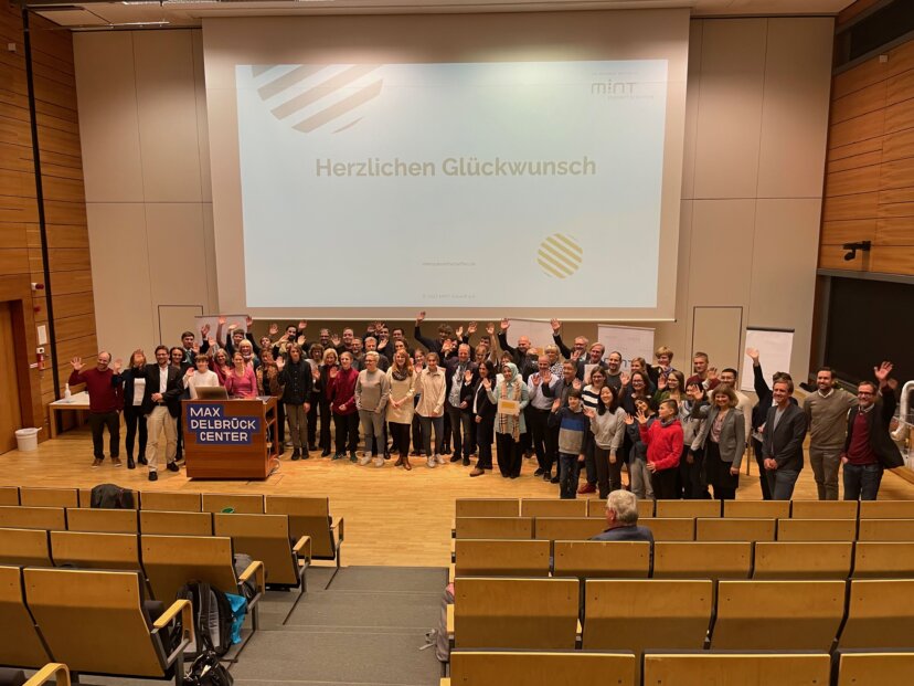 gruppenbild-auszeichnung-mint